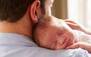 La baja de paternidad subirá a 12 semanas a partir del 1 de enero de 2020